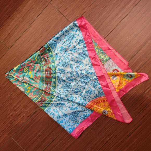 Colorful Scarf - Picture 3 of 4